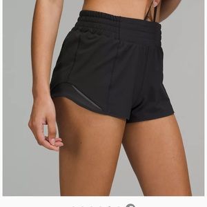 Lululemon Hotty Hot High-Rise Lined Short 2.5"